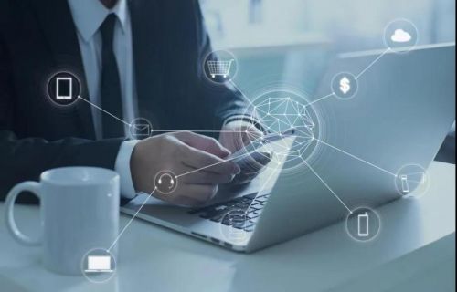 玖富万卡 履行连接器职能，提供专业信息技术咨询服务